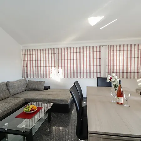 Vesna Apartament *